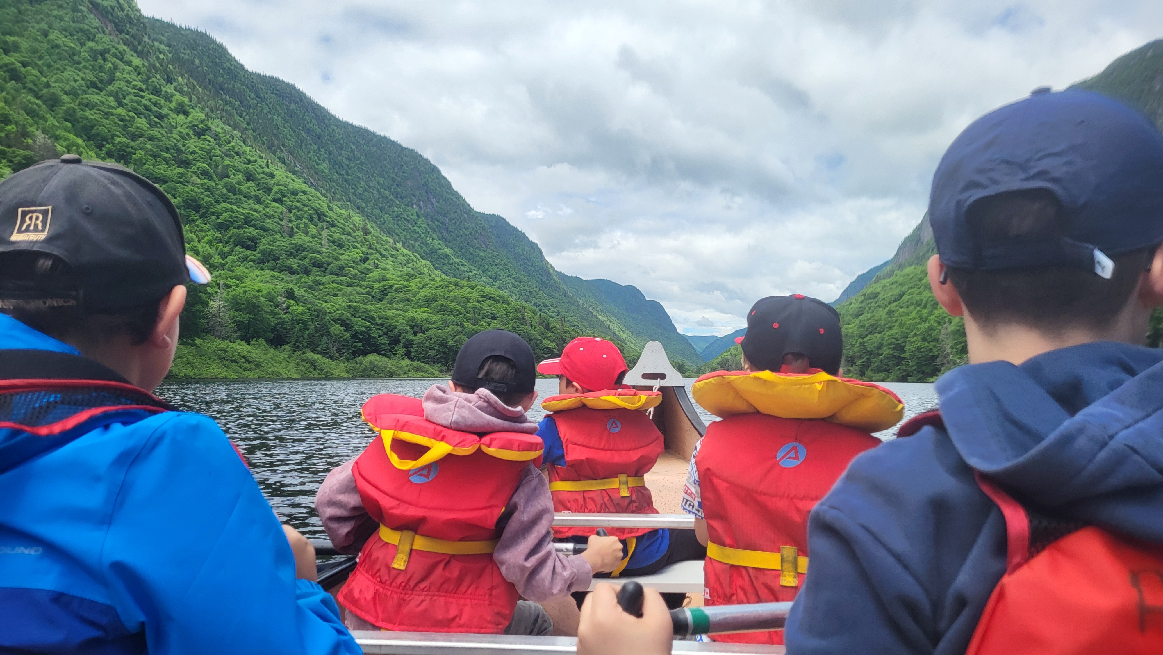 Des scouts du 112e groupe de Château-d'Eau en activité de plein air